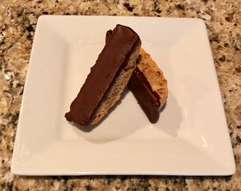 Biscotti with cinnamon, walnuts & dark chocolate