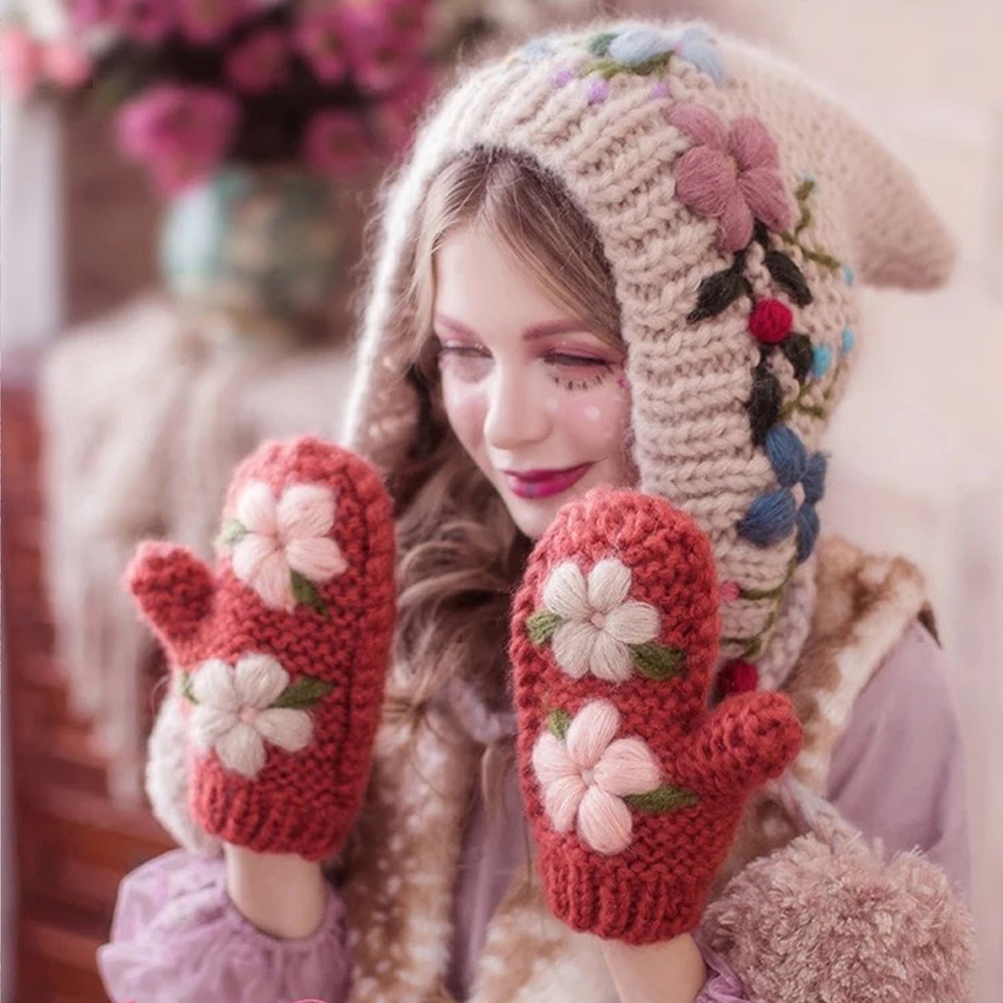 Designer Hats & Gloves for Women - Christmas