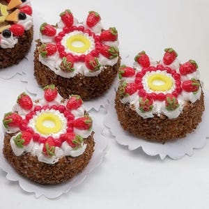 Miniature Fruit Cake,Miniature Fake cake, Dollhouse cake,Dolls and miniature
