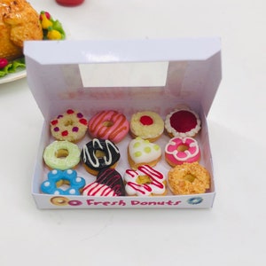 12 Stück Miniatur Donuts,Miniatur Bäckerei,Miniatur Süße,Puppen und Miniatur,Miniatur Schmuck