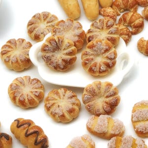 10 Stück Miniatur Brot,Miniatur Bäckerei,Miniatur Süßes,Puppen und miniatur,Miniatur Schmuck