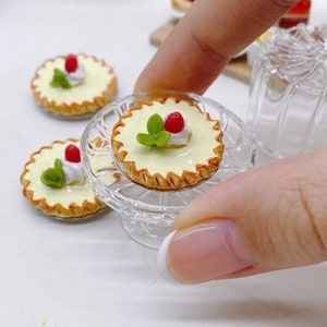 Miniaturowe ciasto owocowe, Miniaturowe ciasto owocowe, Miniaturowe wypieki, Miniaturowe słodycze, Tort domek dla lalek, Lalki i miniatury, Miniaturowa biżuteria