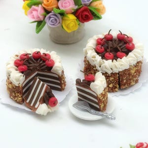 Miniature Fake Cake , Miniature ice-cream cake, Miniature Sweet, Dollhouse cake 1:12 scale