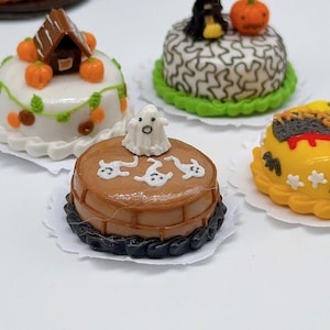 Miniature Little ghost cake for Halloween collection, Miniature Halloween Cake made polymer clay Lovely for a dollhouse.
