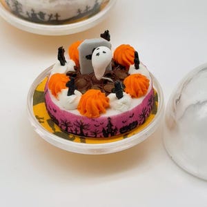 Set Miniature Halloween Cake with stand and dome, Miniature Fake Cake, Miniature Sweet, Dollhouse cake, Dolls and miniature 1:12 scale