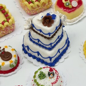 Miniature 3-Layer Heart Cake: Dollhouse Sweet Treat