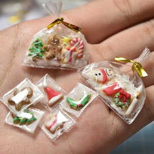 14 Stück Miniatur Kekse Weihnachten Design 9 Muster verzieren Fee für Puppenstube oder Miniaturbäckerei Kaufmannsladen