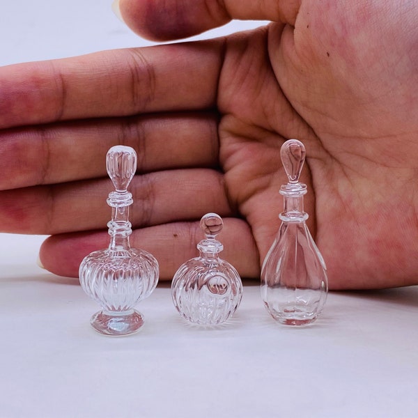 Miniatuur fles parfum, miniatuur glazen, miniatuur sieraden, miniatuur zoete collecties 1:12