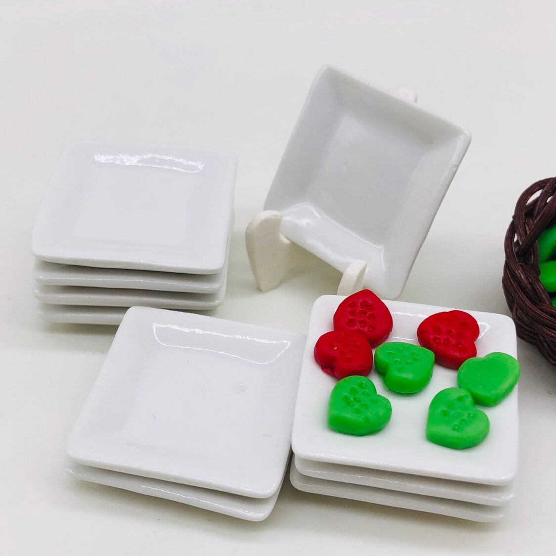 10 pieces Miniature Ceramic plate 25 mm. decorate for doll
