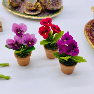 Stiefmütterchen im Topf: Blumen für Puppenstube / Puppenhaus, Miniaturgarten (3 Stück)