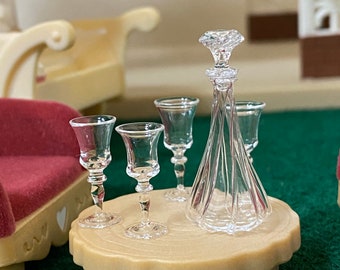 Miniatuurglazen whiskyfles en glazen, poppenhuisbargerei, schaal 1:12