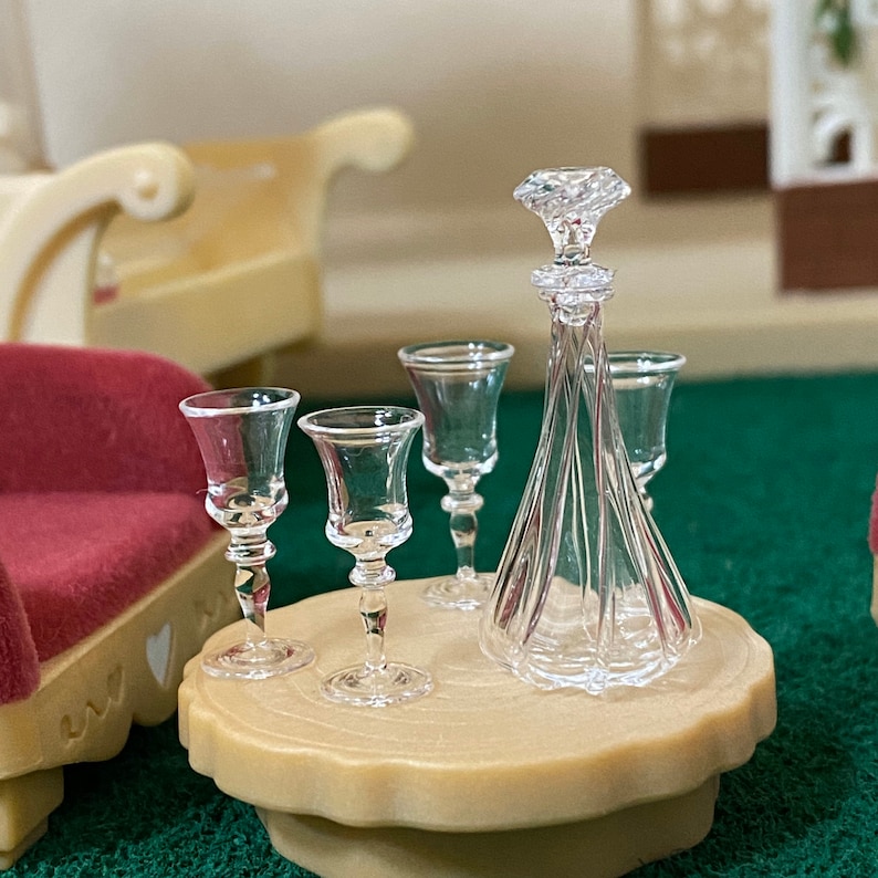 Miniature Glass Whiskey Bottle and Glasses, Dollhouse Barware, 1:12 Scale