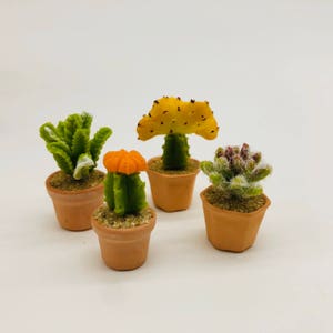 4 pieces Miniature Cactus, Miniature pot , Dollhouse Flower,Miniature Garden