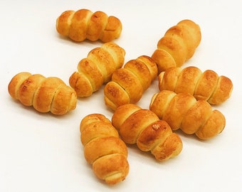 10 pieces Miniature Bread,Miniature Bakery,Miniature Sweet,Dolls and miniature,miniature jewelry