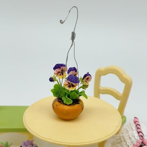Vaso Pendurado em Miniatura de Amor-Perfeito: Decoração para Jardim de Fadas em Casa de Bonecas