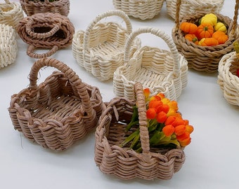 2 pieces Miniature basket, Miniature Garden Dollhouse 1:12