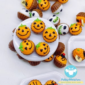 10 pieces Miniature Cupcake Halloween designs for Doll&#39;s house collection, Miniature Sweet dollhouse, Fake Food scale 1:12