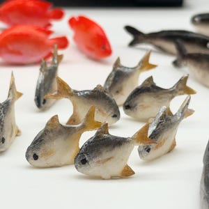 5 pieces Miniature Pomfret fish made air dry clay look beautiful and realistic for garden house 1:12 scale