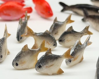 5 pieces Miniature Pomfret fish made air dry clay look beautiful and realistic for garden house 1:12 scale