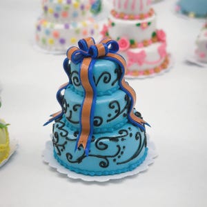 Miniature 3 Layers Valentine Cake, Miniature Fake cake for Dollhouse made air-dry clay