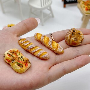 Miniatur Brot In Papiertüte – Puppenhaus Zubehör Für Küche & Bäckerei Im Maßstab 1:12