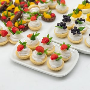10 pieces Miniature Strawberry cupcake made polymer clay, Miniature Fake food, Dolls and miniature 1:12 scale