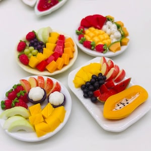 4 pieces Miniature Fruit in plate, Miniature Fakefood for Dollhouse
