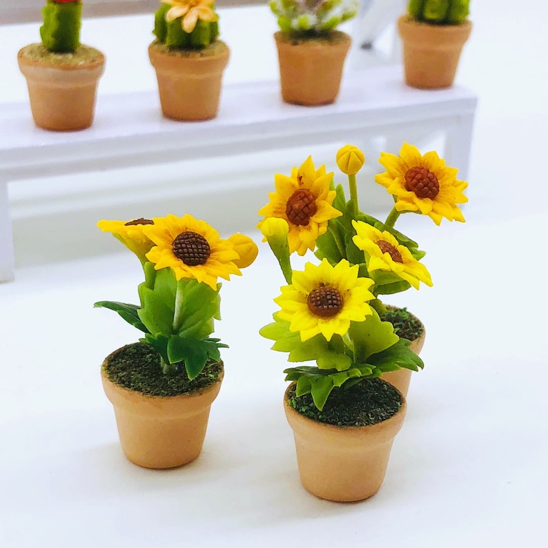 Miniature Flower,Miniature Flower Pot,Miniature Gerbera,Dollhouse Flower,Miniature Garden,Dollhouse Gerbera