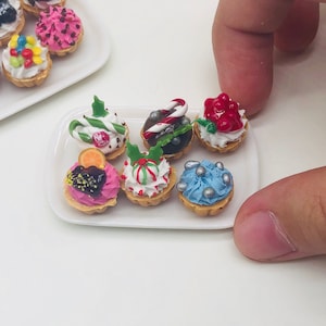 6 pieces Miniature Cupcake with Tray for Doll&#39;s house collection 1/12