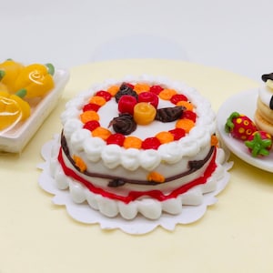 ミニチュアケーキ、ミニチュアベーカリー、ミニチュアスイーツ、ドールハウスケーキ、人形とミニチュア