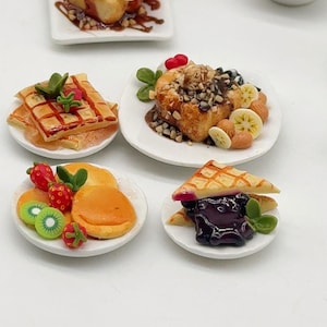 4 pieces Miniature Toast with dessert made clay,Miniature Sweet, Dollhouse cake 1:12 scale