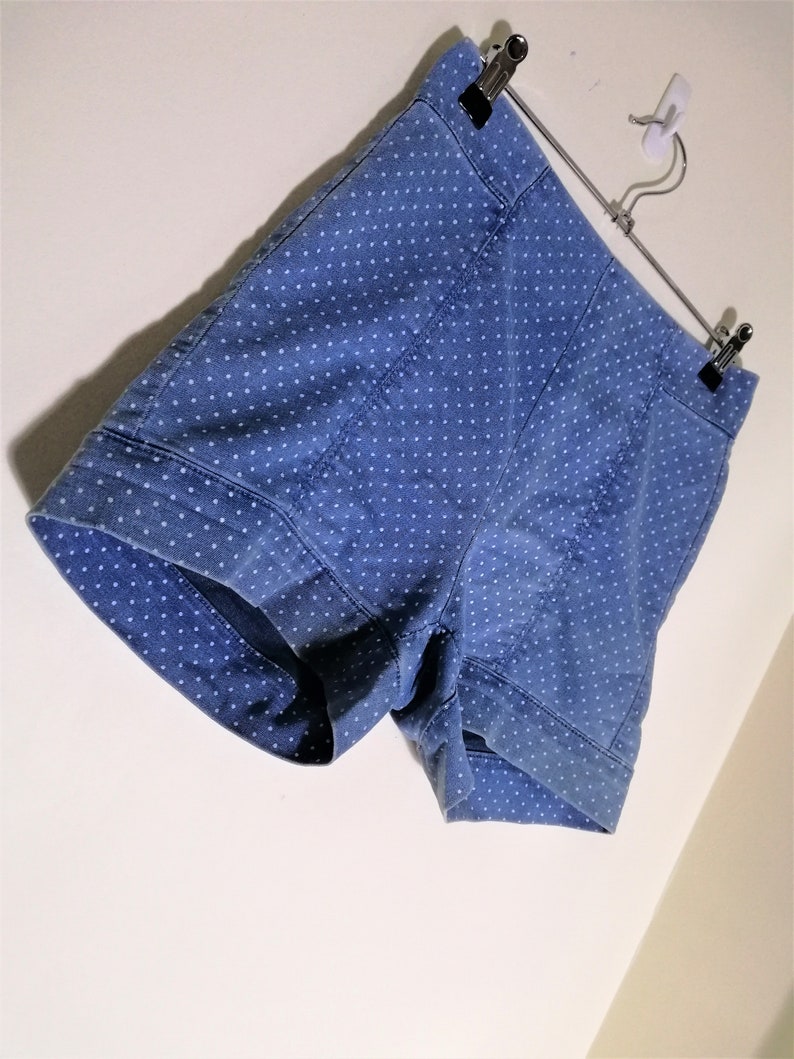 AU 8 Stretchy Jean Mini Shorts w White Polka Dots