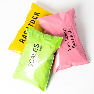 Bolsas de envío de polietileno color caramelo (50 unidades), personalizadas con logotipo, mate para regalo, con impresión de logotipo personalizado y autoselladas.