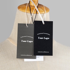 Zwarte hangtags-voorbeeld, hangtags-voorbeelden, kaartvoorbeelden, willekeurige voorbeelden, labelvoorbeelden, aangepaste hangtags, stickers, kledinglabelstags