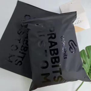 50-1000 st. Mattsvarta anpassade plastpåsar med dragkedja, självhäftande självtätande dragkedja, extremt lätta med enfärgad UV-logotyp