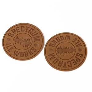 Etiqueta de couro circular personalizada, Patch de couro falso personalizado, Personalizado com logotipo, texto ou iniciais, Design de patch de couro para jeans, Ideias para presentes