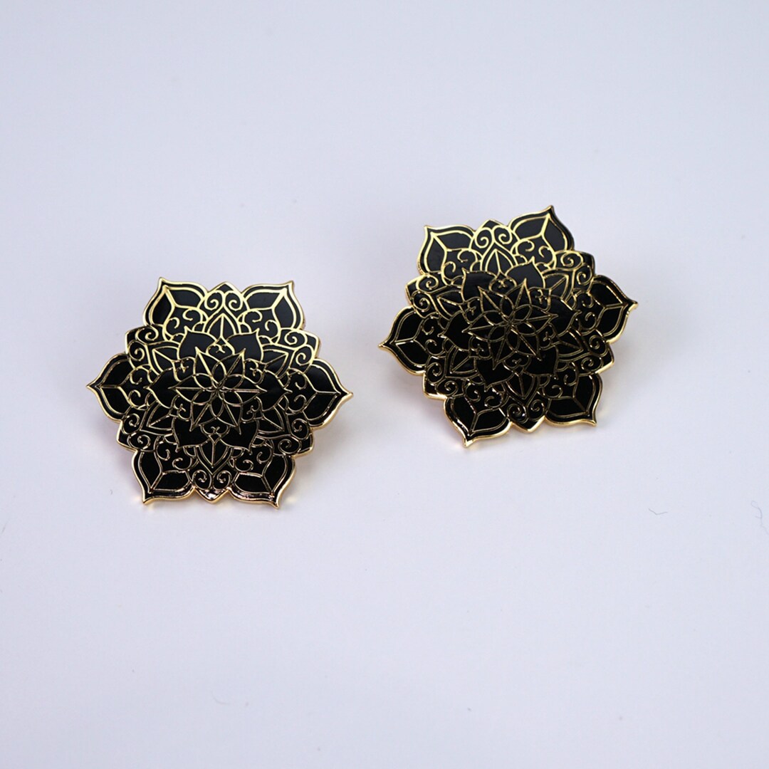 100 Black Flower Shape Enamel Pin, Custom Enamel Pin, Enamel, Pins, Pin ...