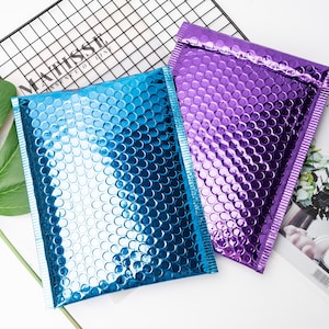 Bolsa de burbujas de aire brillante personalizada, 100 unidades, sobre de burbujas morado con logotipo impreso, sobre de polietileno autoadhesivo, bolsa de envío impermeable y resellable.