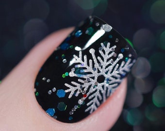 Magic in the Air | Black and Silver Glitter Snowflake Design Nail Wraps