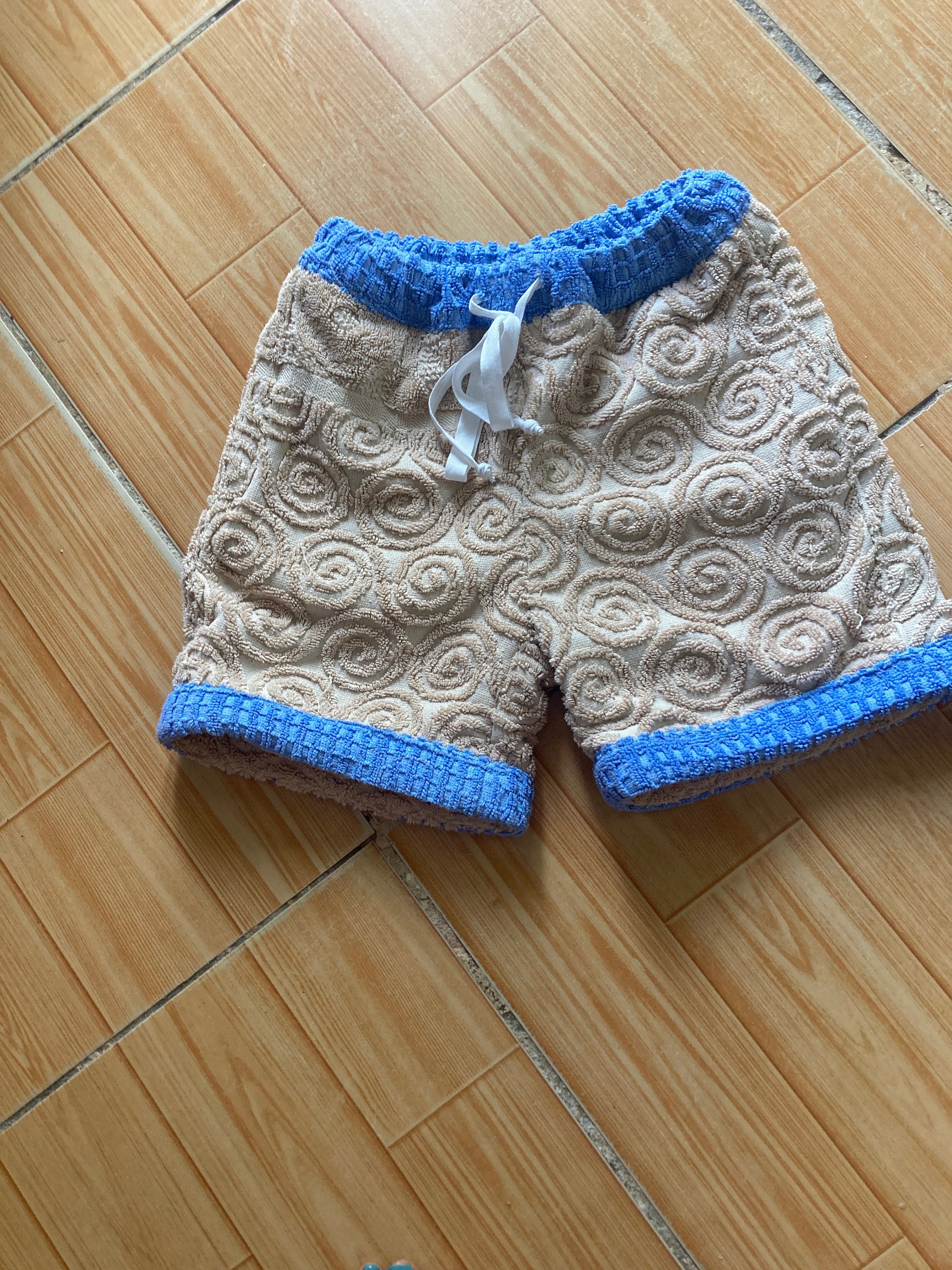 Short en éponge France