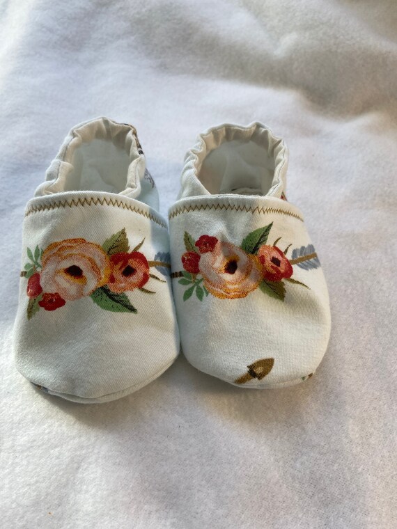 neutral baby shoes