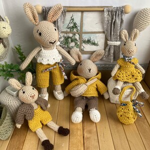 Famille doudou poupée lapin enfant jouet vêtement poupon fait main crochet. Famille Lapinou. image 2