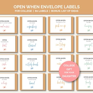 Może przedstawiać: Zestaw etykiet na koperty "Open When" dla studentów, każda z unikalną odręczną wiadomością. Wiadomości obejmują "Open When You Need a Hug" i "Open When You're Feeling Lonely". Etykiety znajdują się na beżowym tle.