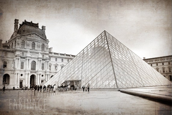 Fotografie von Paris, die Pyramide des Louvre, Louvre Museum, schwarz und  weiß oder Sepia, Wohnkultur, bildende Kunst, Leinwand
