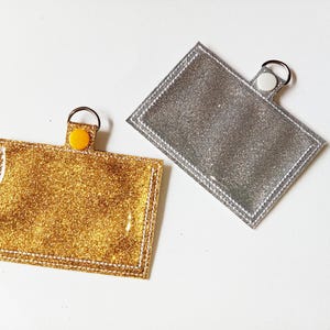 Credencial de identificación con brillo dorado, credencial de identificación con brillo plateado, porta credencial de identificación, credencial con brillo, holográfica