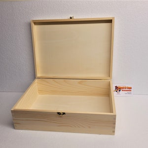 A4 wooden box suitable for documents or up to 38 cassettes