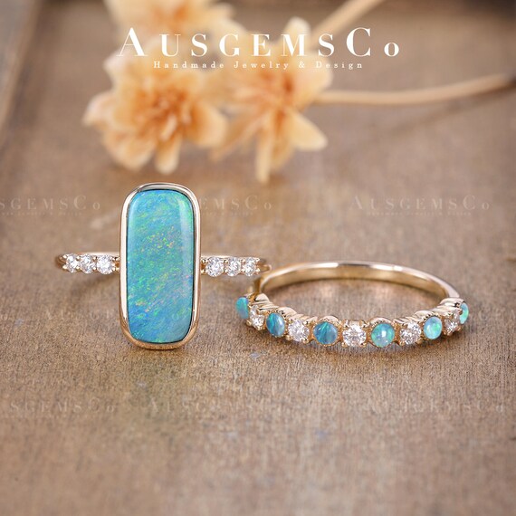 Elegant Australian Opal Ring 14K Yellow Gold