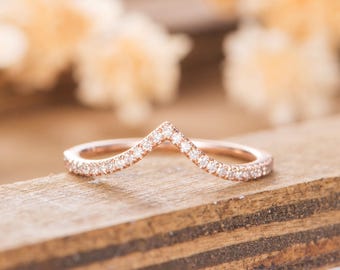 Curved eternity rings deals