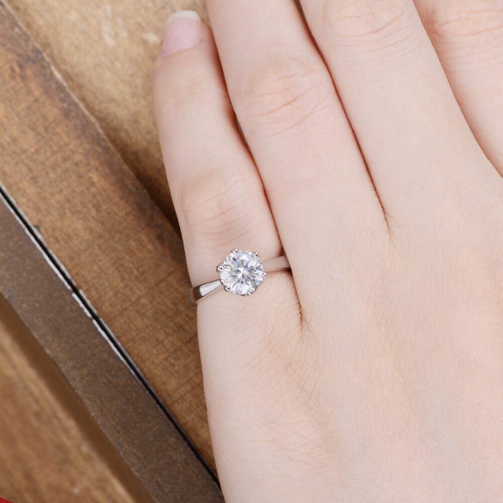 訳あってお買い得！30～80％OFF モアッサナイト ソリティア 1CT エンゲージリング 6 シンプル アクセサリー