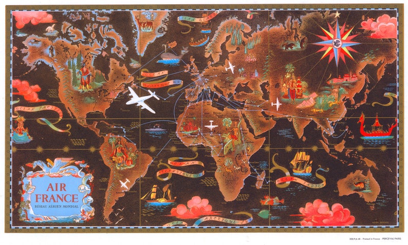 Może przedstawiać: Antyczna mapa świata przedstawiająca trasy lotnicze Air France. Mapa jest ilustrowana kolorowymi obrazami r&oacute;żnych zabytk&oacute;w i symboli kulturowych z całego świata. Mapa znajduje się na ciemnym tle z złotymi akcentami.
